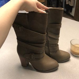 - Brown heeled boots